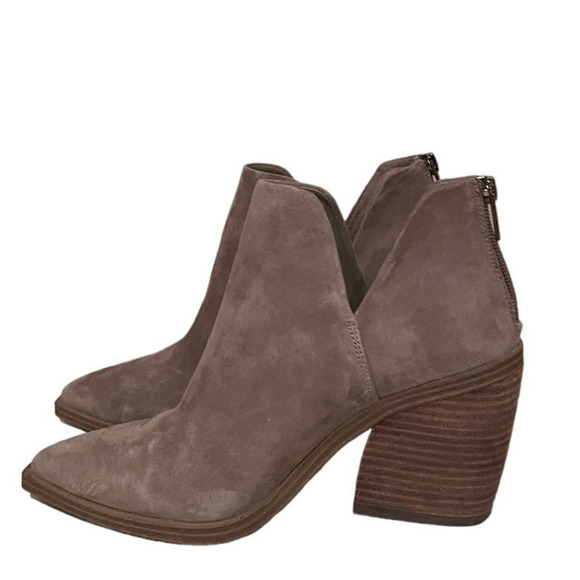Vince Camuto Gigietta Boot Block Heel Ankle Bootie Taupe Suede Boots - Picture 3 of 7